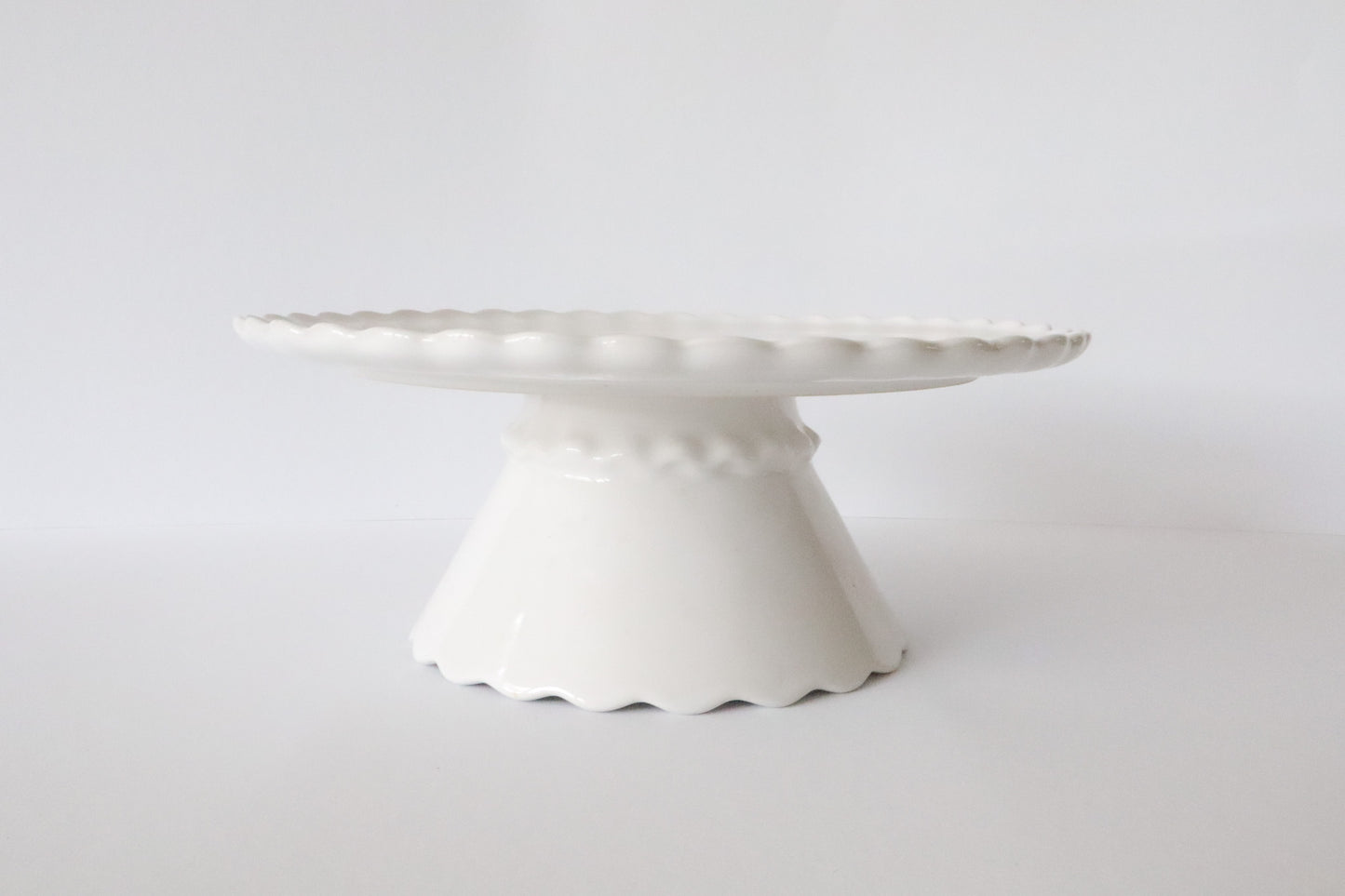 Witte Sierlijke Taartplateau