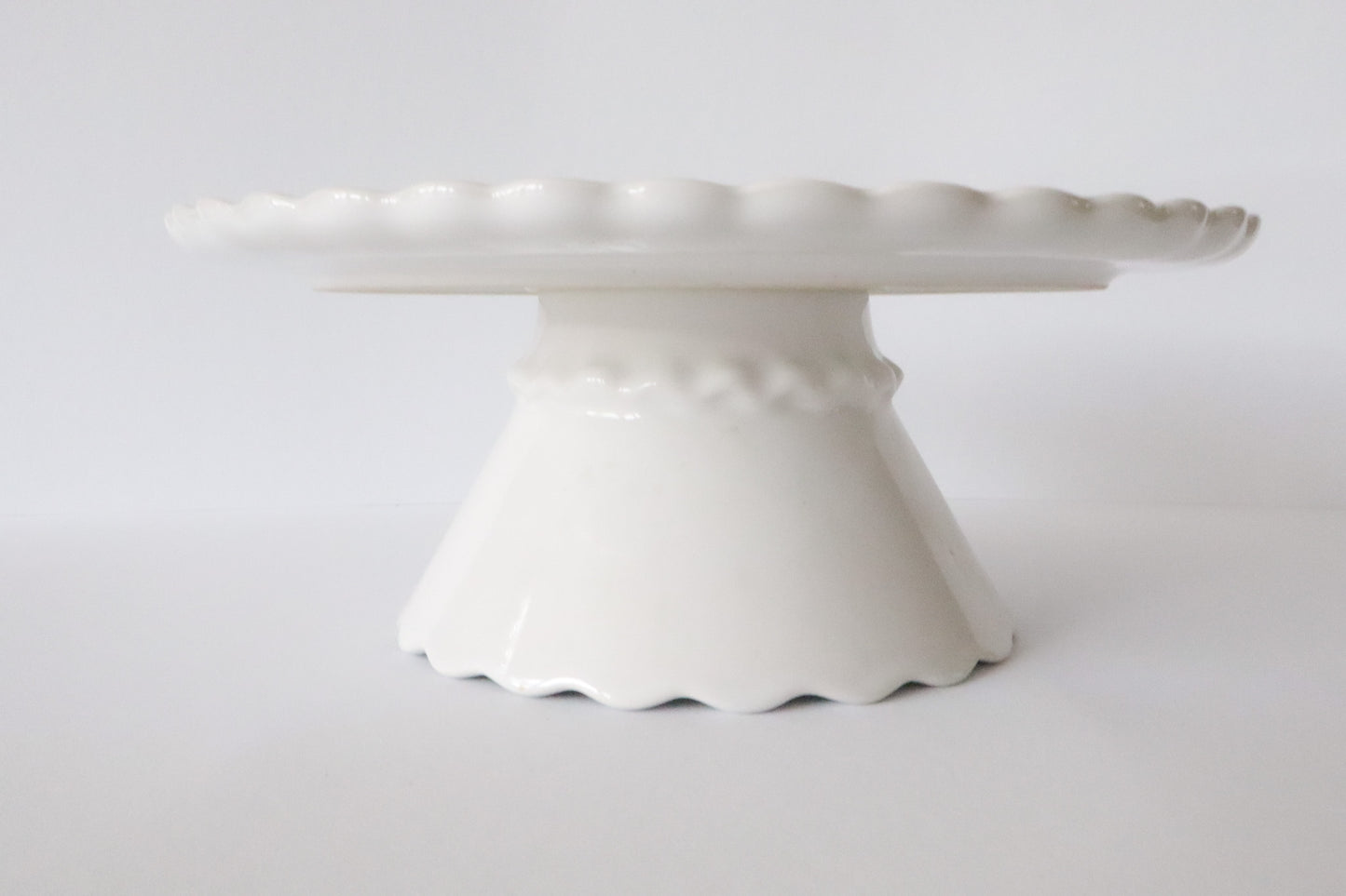 Witte Sierlijke Taartplateau