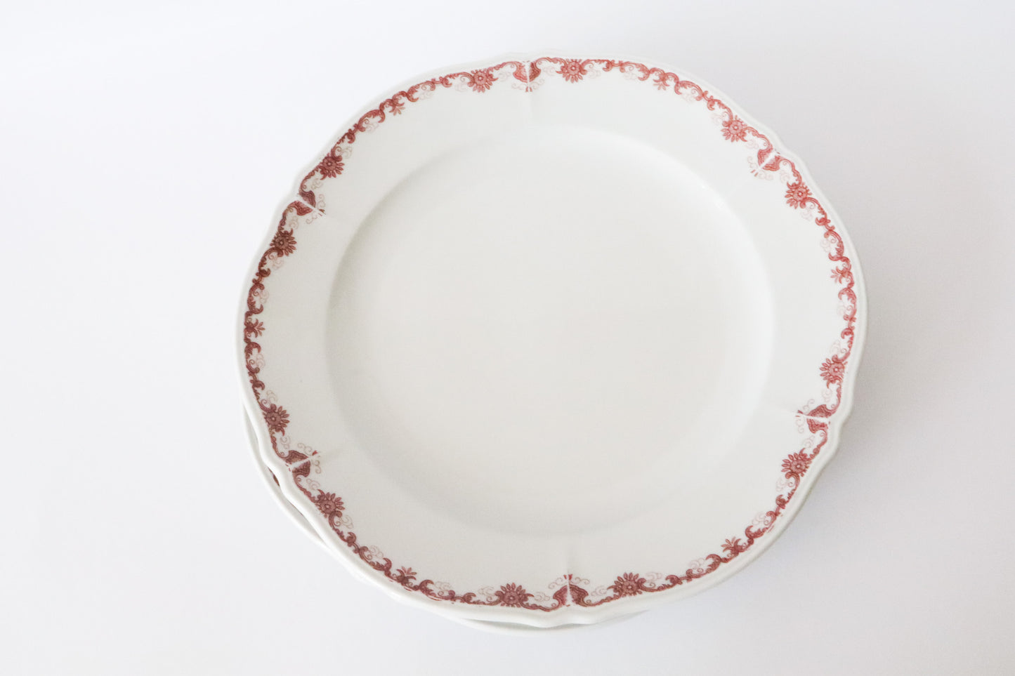 Bord Sierlijke Rand Rood 2st