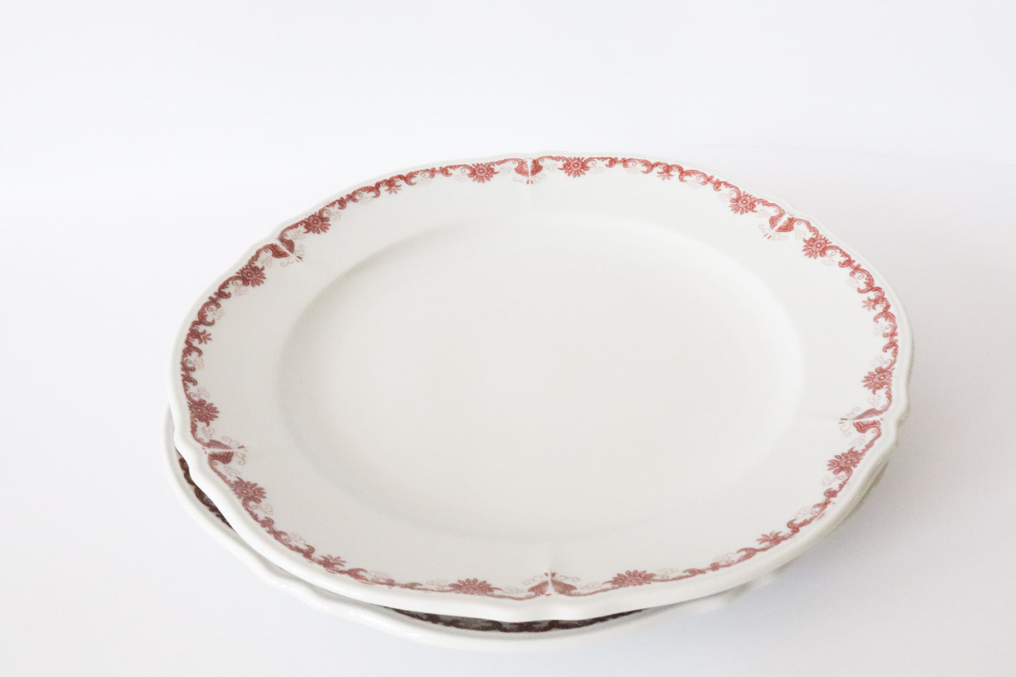 Bord Sierlijke Rand Rood 2st
