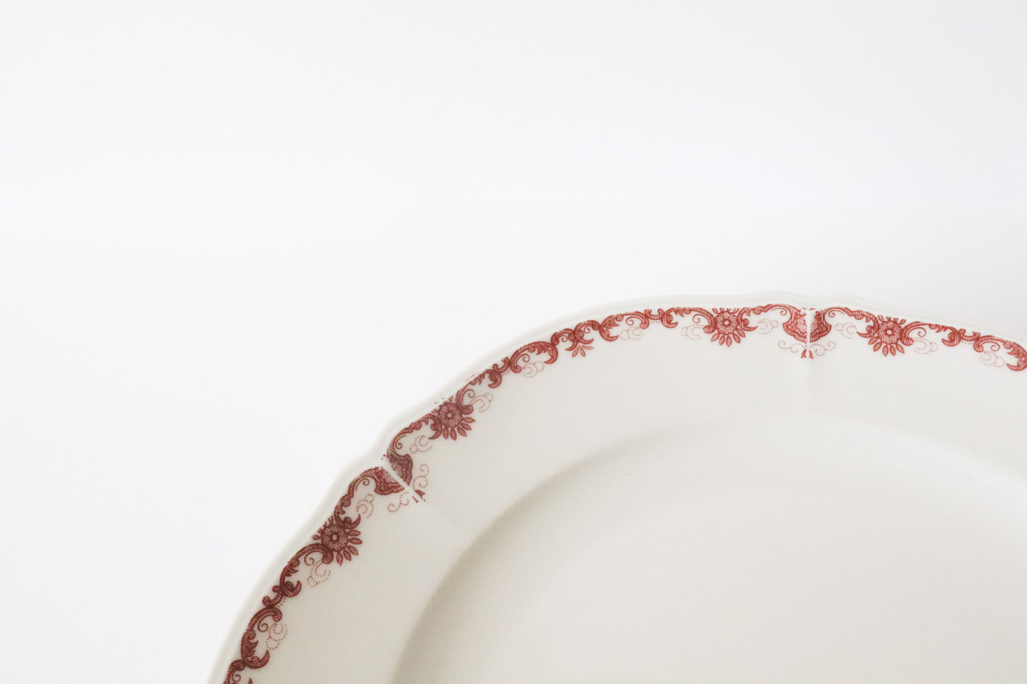 Bord Sierlijke Rand Rood 2st